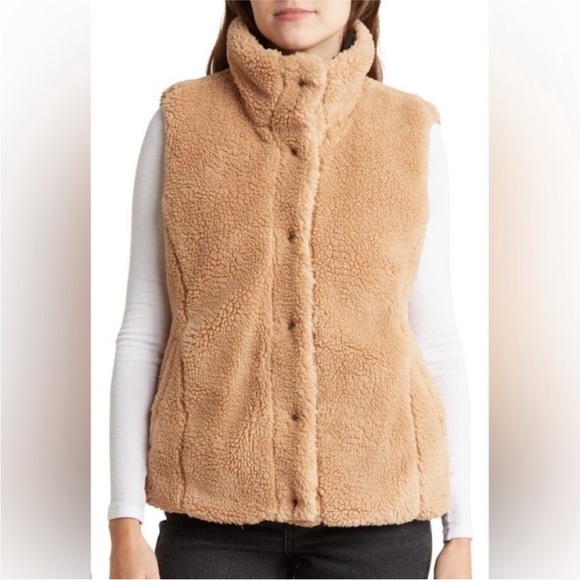 Lucky Brand reversible sterling vest. Size Small. - Picture 2 of 4